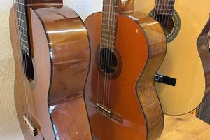 drei Gitarren in Nahaufnahme