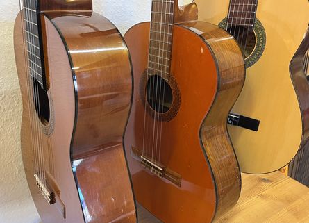 drei Gitarren in Nahaufnahme